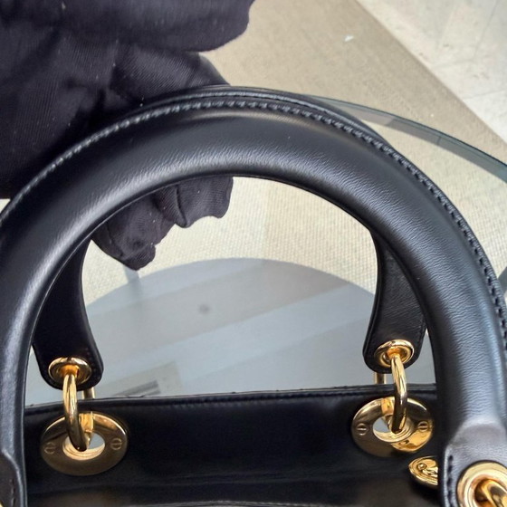 Image 1 of DIOR LADY MEDIUM - PELLE DI AGNELLO CANNAGE, FERRAMENTA NERA E ORO, CINTURINO REGOLABILE