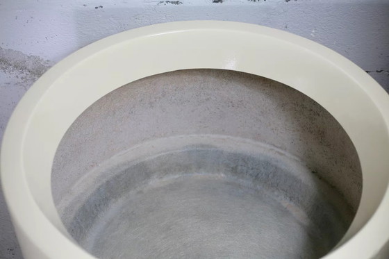 Image 1 of Fioriera cilindrica in fibra di vetro laccata