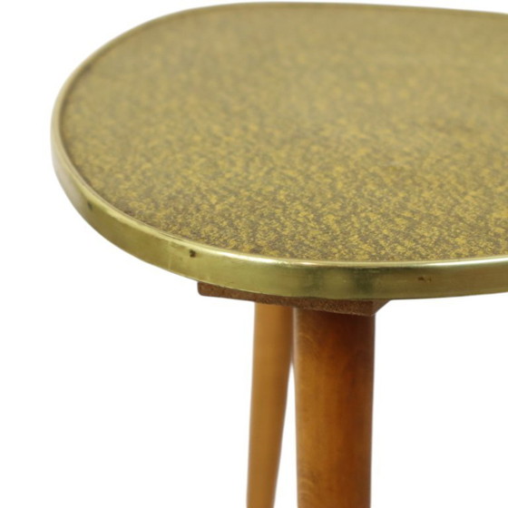 Image 1 of Mesa de jardín triangular de mediados de siglo