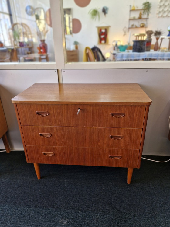 Image 1 of Commode vintage à tiroirs en bois rond 70s