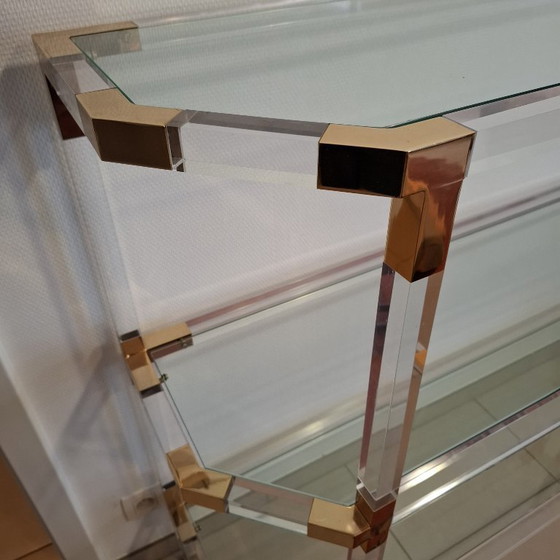 Image 1 of Hollywood-Regency-Bücherregal – Acrylglas & Messing – Stil der 1980er Jahre (Maison Jansen)