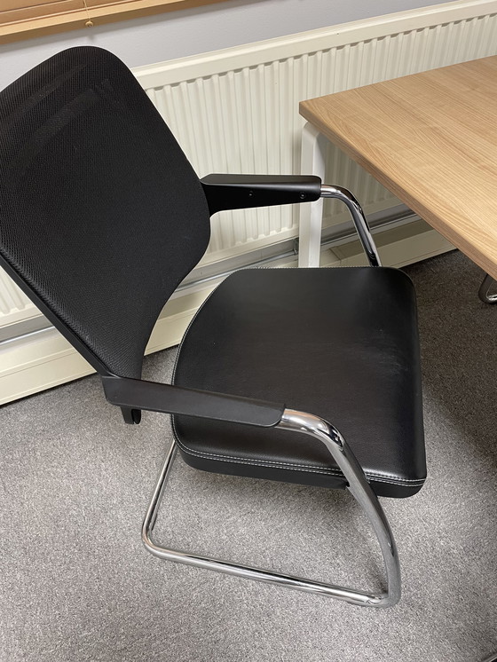 Image 1 of Vergadertafel met 4 Giersbergen stoelen 