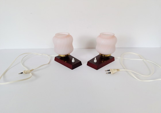 Image 1 of Set di 2 luci notturne vintage / lampade da comodino rosa / lampade da notte rosa / luce retrò / lampade Emi Poljcane / prodotte
