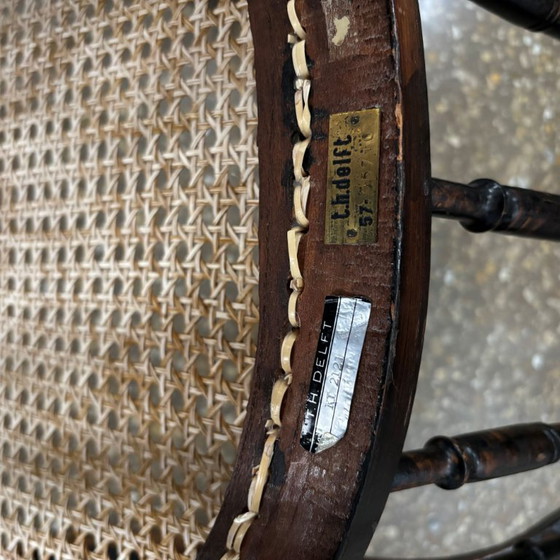 Image 1 of Sillón antiguo estilo Windsor, colección TU Delft, Países Bajos, 1880.