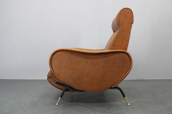 Image 1 of 1950 Marco Zanuso Liggende 'Lady' Loungestoel in kunstleer, Italië