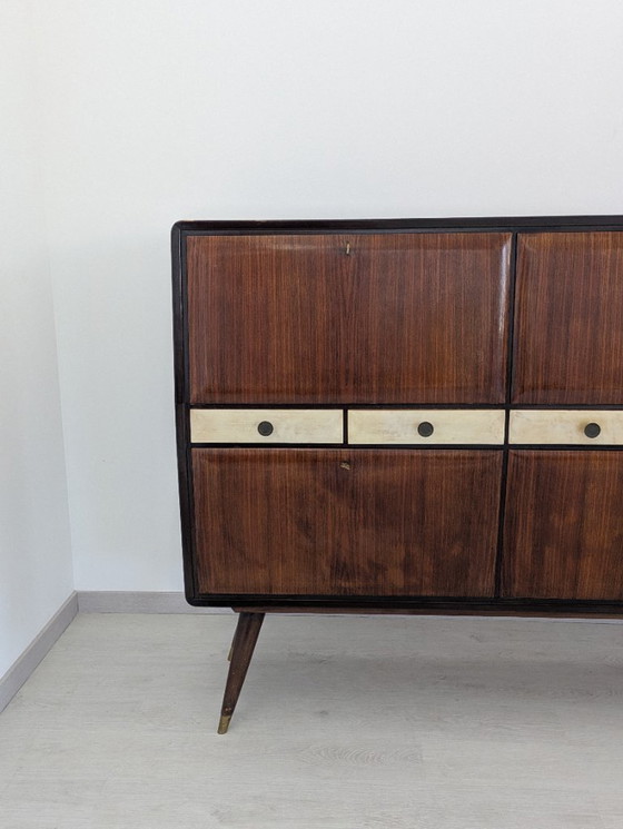 Image 1 of Buffet - Cristal, laiton, palissandre, parchemin - années 1950
