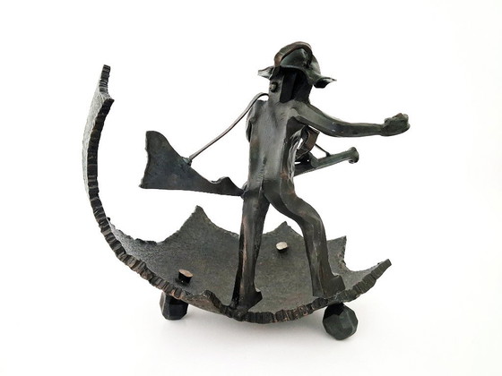 Sculpture Cast Iron Bowl – Metal (photo 4 of 7)