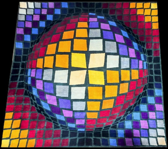 Victor Vasarely Tromba Rug – Hand-Knotted Wool, Limited Edition 2/8 (225x225cm) – Rugs & carpets (photo 2 of 10)