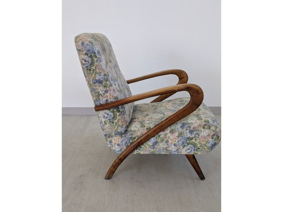 Image 1 of Fauteuil vintage rembourré recouvert de tissu fleuri