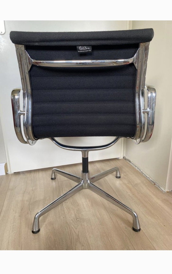 2x Vitra Eames Miller EA 107 bureaustoel – Bureaustoelen, Textile, Aluminium (photo 4 of 6)