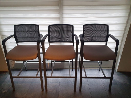 3 bar stools
