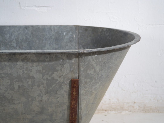 Antique Galvanized Zinc Bathtub – European Industrial Tub – circa 1900 #5 – Decorative Objects, Iron, Rustic (photo 29 of 39)