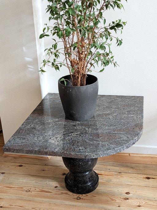 Table d'angle en granit Paradiso