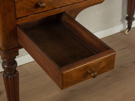 Image 1 of Scrivania in stile vittoriano degli anni '50