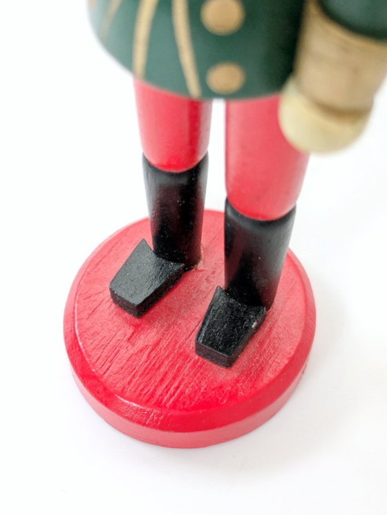 Image 1 of Petit soldat casse-noisette allemand vintage | Figurine de Noël artisanale d'art populaire