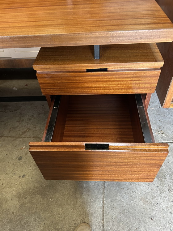 Image 1 of Mahoniehouten bureau van Pierre Guariche