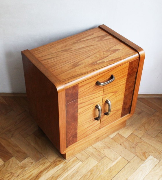 Image 1 of Par de mesitas de noche Art Déco de la década de 1930