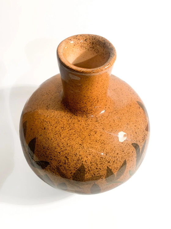 Handbemalte orangefarbene Keramikvase aus den 1950er Jahren aus Mittelitalien – Vasen (photo 7 of 8)