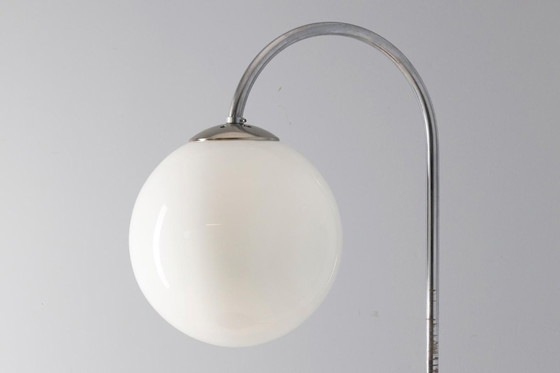 Image 1 of Lampada da terra con tavolino, Jindřich Halabala, anni '30-'40, Cecoslovacchia