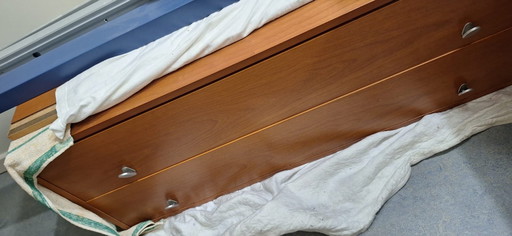 Molteni Wand-/Schubladenschrank, Kirschholz, blaue Rückwand, aus dem Jahr 1998