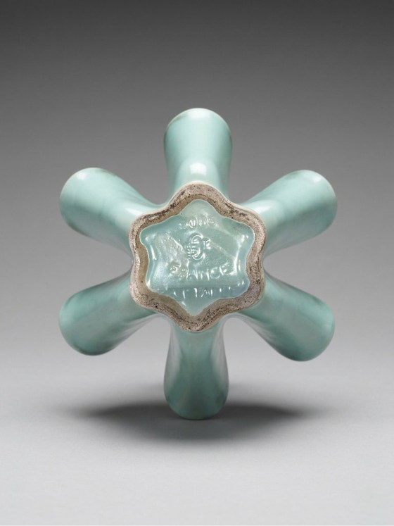 Image 1 of Keramische vaas van B. Letalle Saint-Clément – ​​model 9005 – celadongroen – sculpturaal ontwerp – jaren 1950/60 – 23 cm