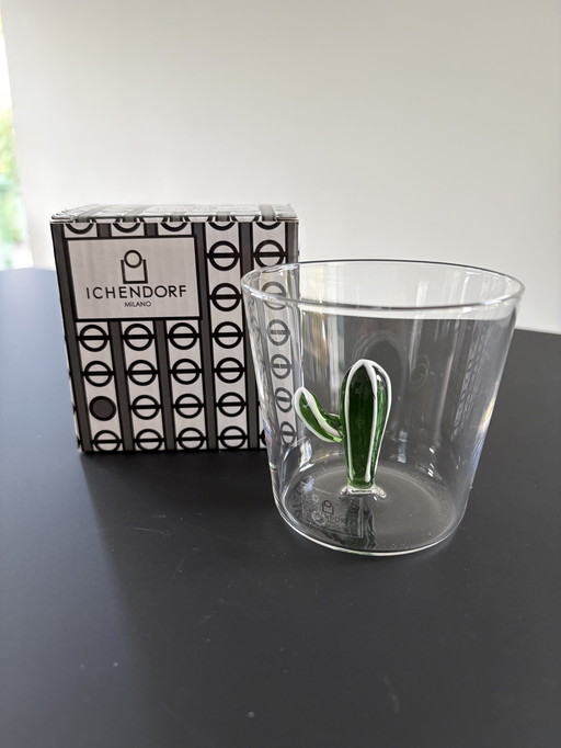 Ichendorf Milano water glass - cactus green with white lines