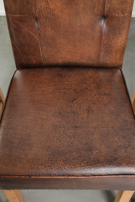 4x Beautiful large sheepskin dining chair in a dark cognac color with a lovely English look – Wood (photo 8 of 13)