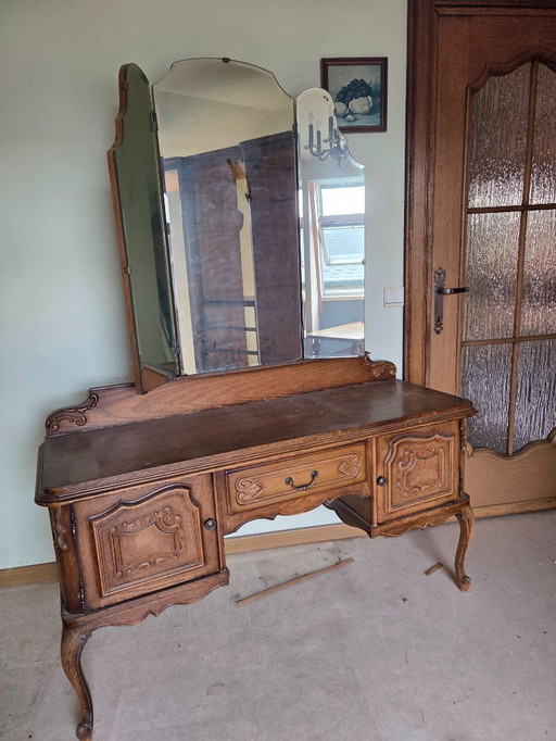 Antiker Spiegelschrank