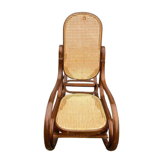 Image 1 of Fauteuil à bascule vintage - style Thonet
