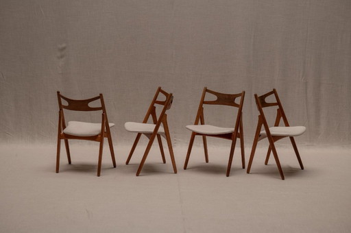 Hans J Wegner 'Sawbuck' CH29 Dining Chairs