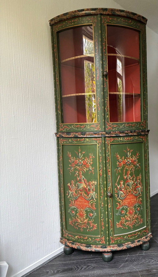 Hindeloopen Corner cupboard