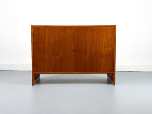 Teak Ry-100 Cabinet by Hans J. Wegner for Ry Møbler, 1960s