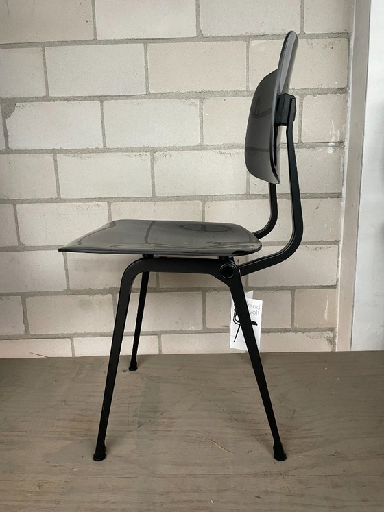 Ahrend Revolt Stuhl Hochglanz Schwarz Neu (Lagerbestand: 20+) – Esszimmerstühle, Metal, Plastic (photo 8 of 10)
