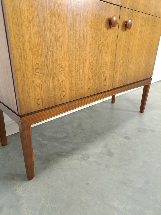 Image 1 of Meuble Palette Möbel en placage de bois de rose avec 4 compartiments et poignées rondes vintage