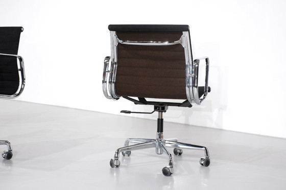 Image 1 of Ensemble de fauteuils « EA 117 » Charles Ray Eames pour ICF USA 1969.