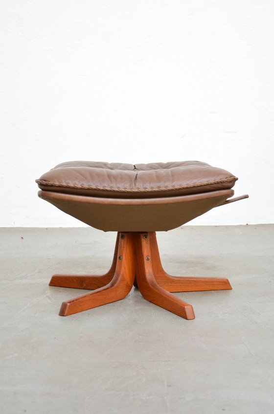 Image 1 of Poltrona vintage in teak, pouf in pelle di metà secolo, anni '60, stile danese