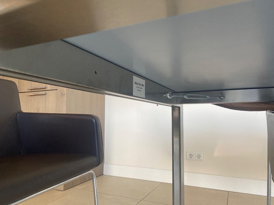 Image 1 of Leolux dining table Cameleon