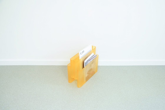 Giotto Stoppino Magazine Rack for Kartell – Plastic (photo 3 of 7)
