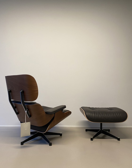 Image 1 of Vitra Eames Lounge Chair met Ottoman