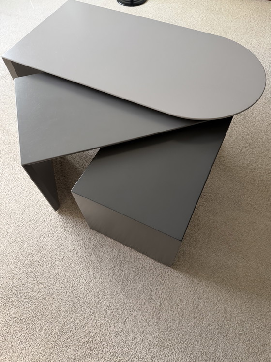 Image 1 of Leolux Cyclo coffee table, grey