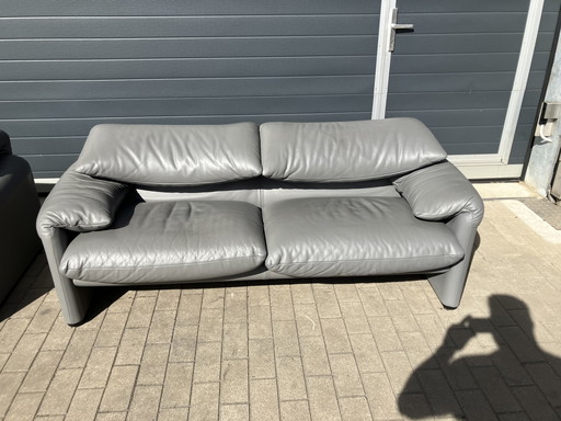 Cassina Maralunga 2.5 and 3-Seater in Very Good Condition, Original Grey Pelle Leather