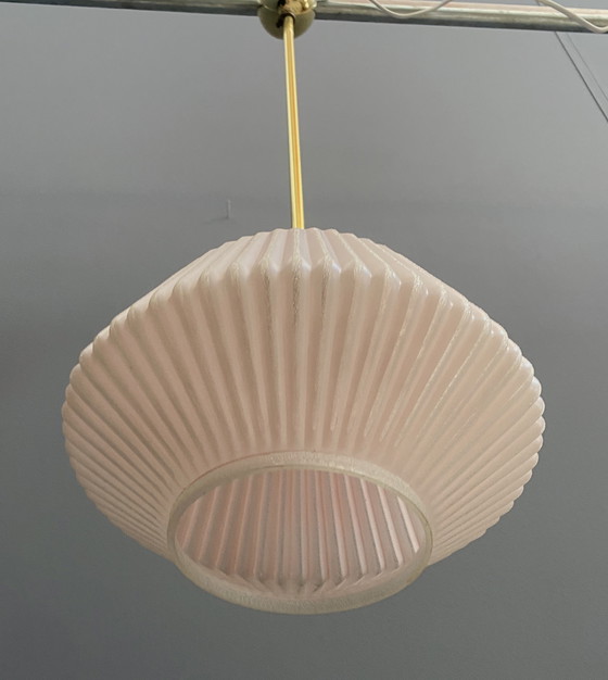 Image 1 of Lampada a sospensione in vetro rosa 1960