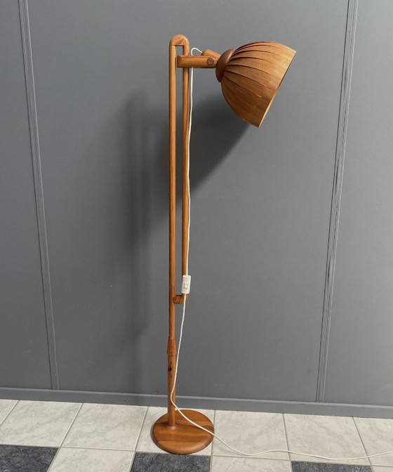Image 1 of Hans agne Jakobsson houten vloerlamp jaren 60