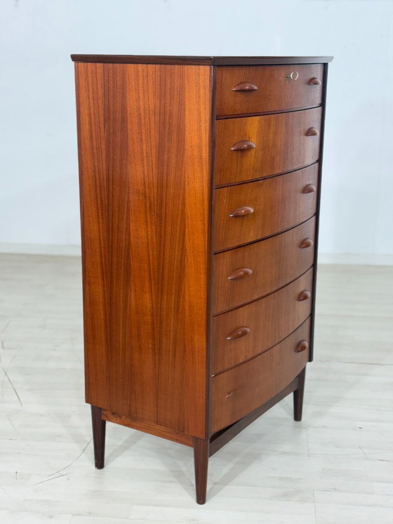 Image 1 of Commode danoise style milieu du XXe siècle / Lavabo / Armoire à linge / Meuble vintage