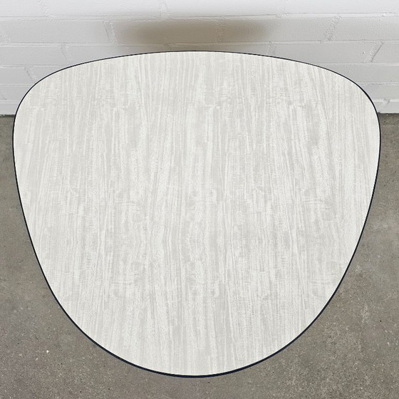 Image 1 of Tavolino da caffè vintage anni '50 con piano in formica e bordo blu