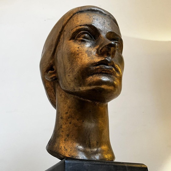 Robert Delnest, Woman's Bust, 1961, Bronze – Sculpture, Marble, Art Deco (photo 6 of 17)
