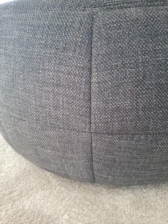 Image 1 of Divano Bloq con pouf Barrell di design su Stock