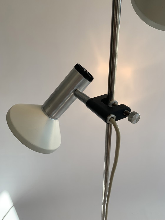 Image 1 of Lámpara de pie Philips NF50