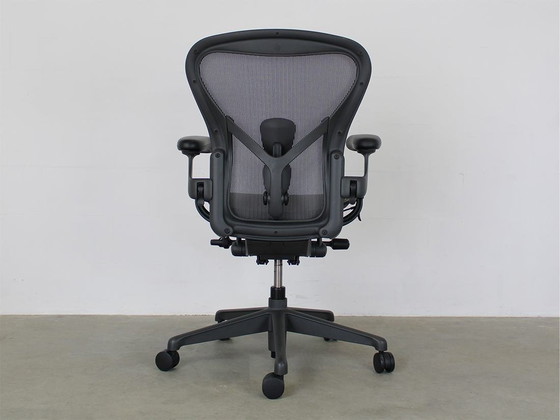 Image 1 of Aeron Remastered B Herman Miller Options complètes