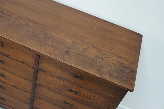 Image 1 of Großer Art-Deco-Apothekerschrank/Aktenschrank oder Sideboard aus niederländischer Eiche, 1930er Jahre